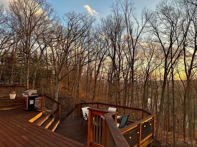 242 County Down Lane, Loveland, OH 45140