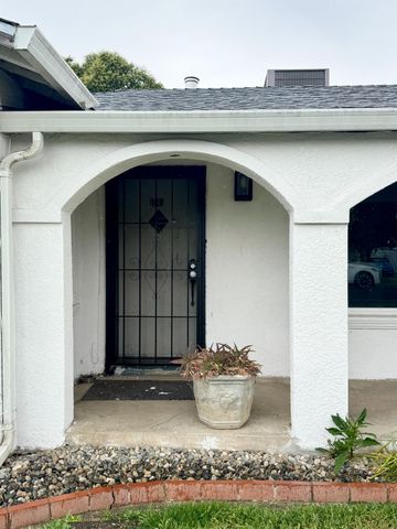 1535 Melrose Ave, Modesto, CA 95350