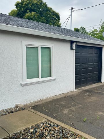 1535 Melrose Ave, Modesto, CA 95350