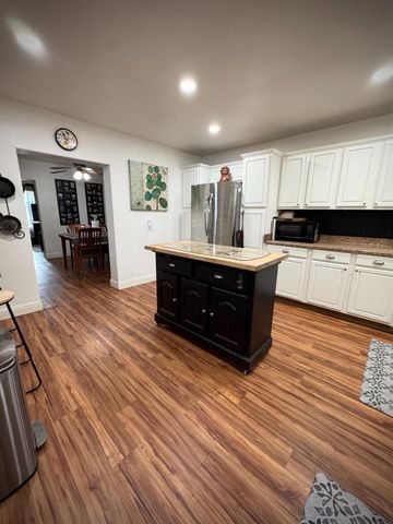 1535 Melrose Ave, Modesto, CA 95350