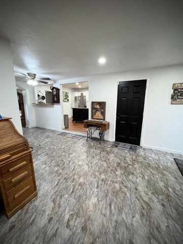 1535 Melrose Ave, Modesto, CA 95350