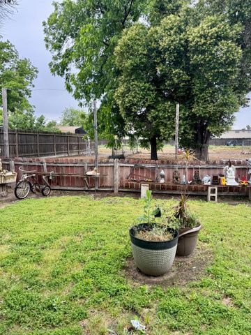 1535 Melrose Ave, Modesto, CA 95350