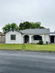 1535 Melrose Ave, Modesto, CA 95350