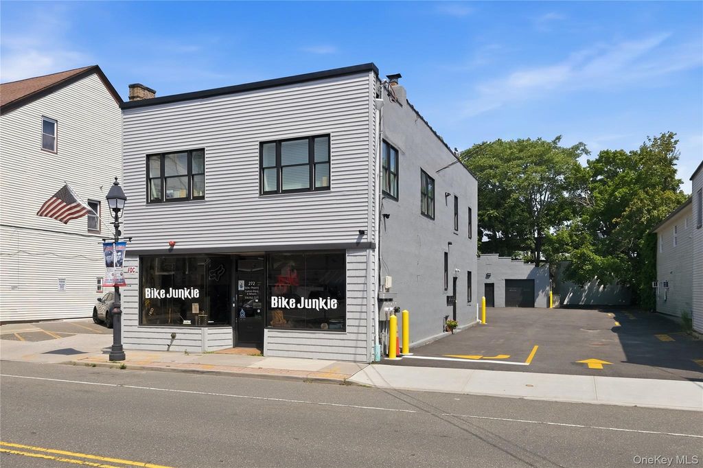 272 Broadway, Bethpage, NY 11714 — exterior