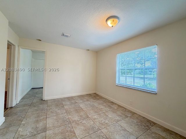 231 NW 4th St, Deerfield Beach, FL 33441