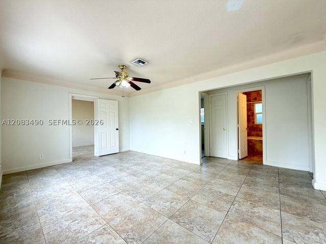 231 NW 4th St, Deerfield Beach, FL 33441