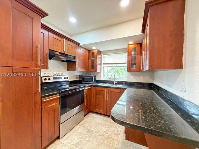 231 NW 4th St, Deerfield Beach, FL 33441