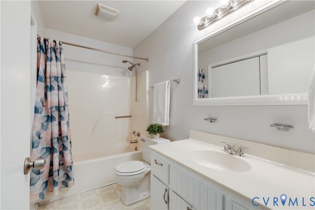 11431 Brandenburg Dr, Chesterfield, VA 23112