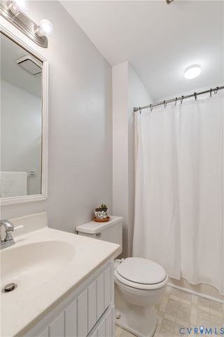 11431 Brandenburg Dr, Chesterfield, VA 23112