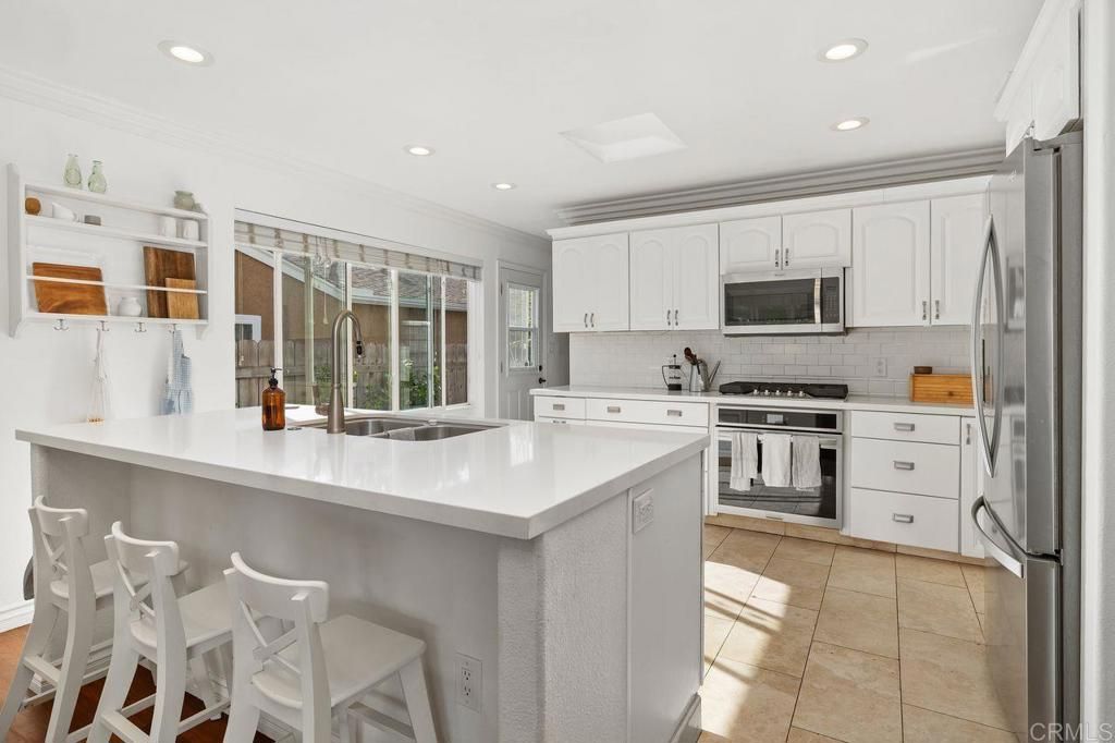 Image 6 of property listing at 6849 Ballinger Avenue, San Diego, CA 92119