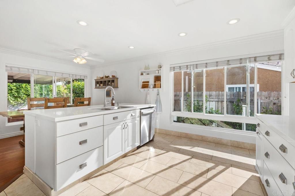 Image 8 of property listing at 6849 Ballinger Avenue, San Diego, CA 92119