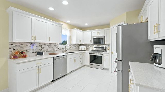 11019 Barrymore Run, Roanoke, IN 46783