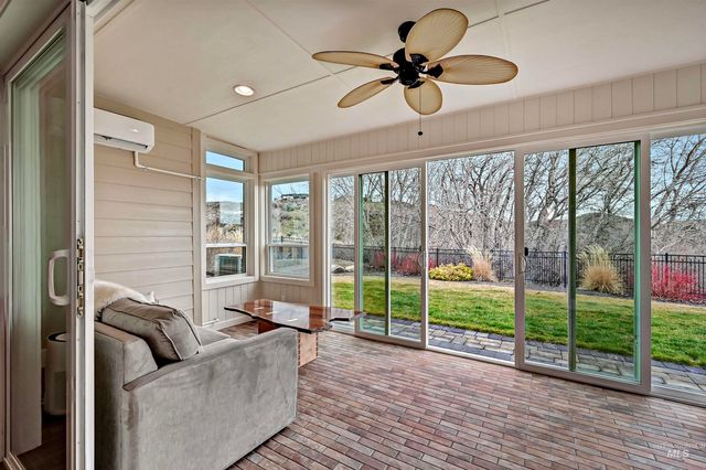 5699 W Creeks Edge Drive, Boise, ID 83714