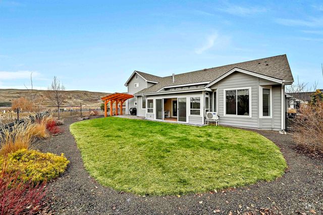 5699 W Creeks Edge Drive, Boise, ID 83714