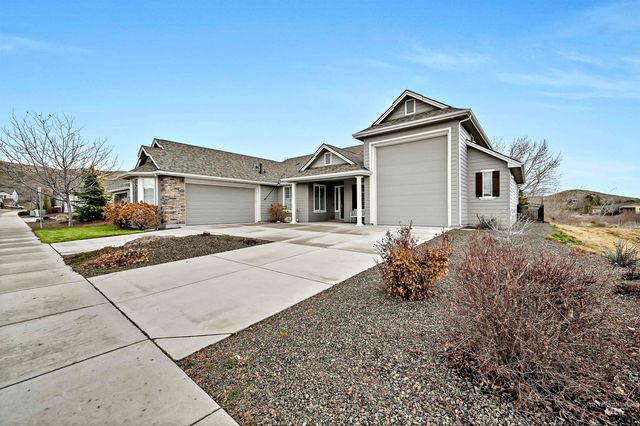 5699 W Creeks Edge Drive, Boise, ID 83714