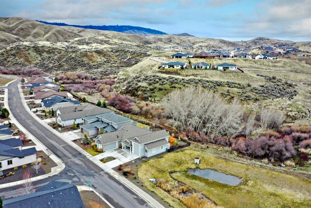 5699 W Creeks Edge Drive, Boise, ID 83714