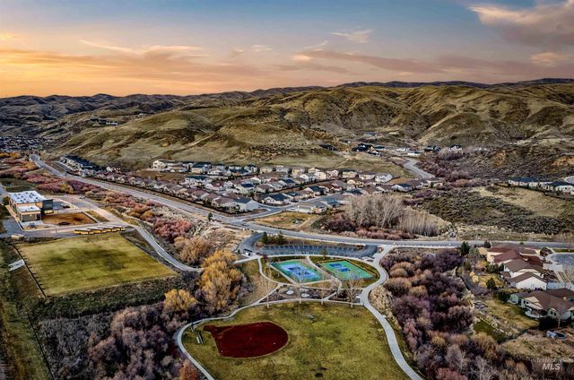 5699 W Creeks Edge Drive, Boise, ID 83714