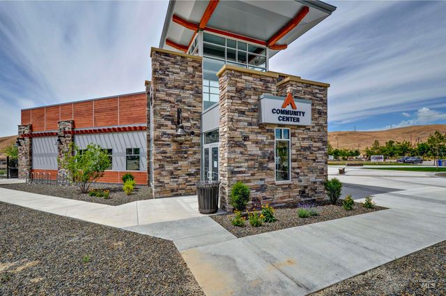 5699 W Creeks Edge Drive, Boise, ID 83714