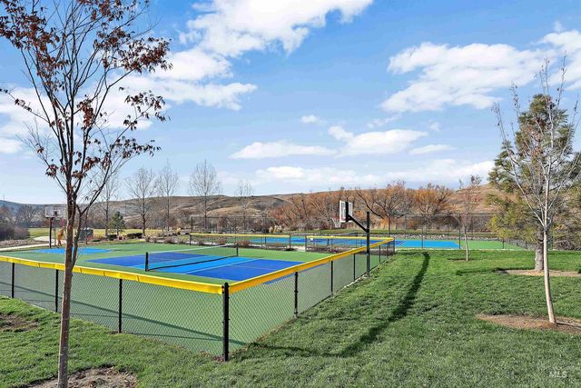 5699 W Creeks Edge Drive, Boise, ID 83714