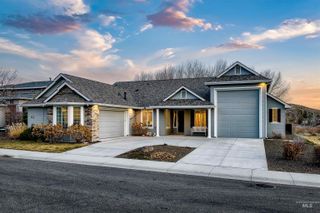 5699 W Creeks Edge Drive, Boise, ID 83714