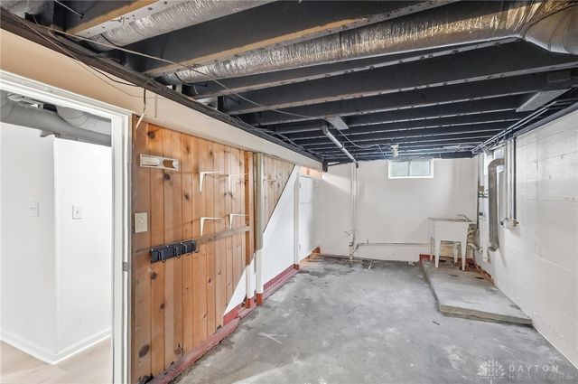 5 Marchester Drive, Kettering, OH 45429