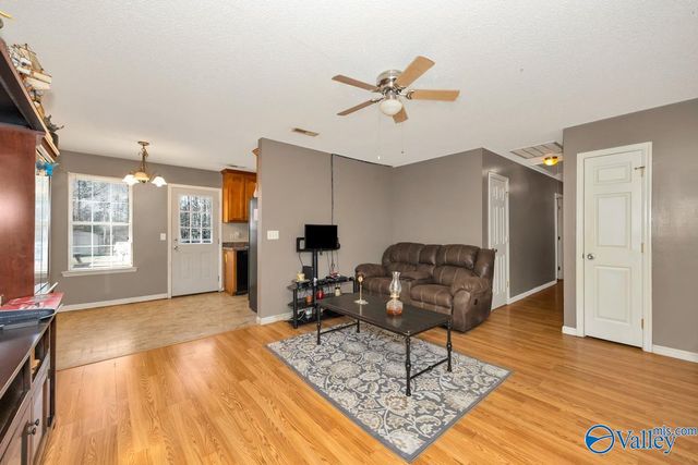 1004 Carters Grove Road, Hazel Green, AL 35750