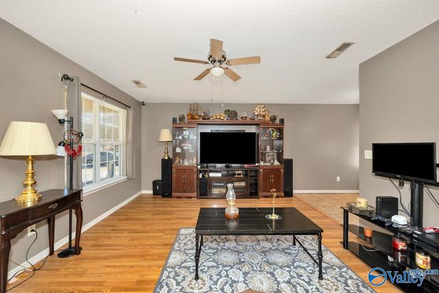 1004 Carters Grove Road, Hazel Green, AL 35750