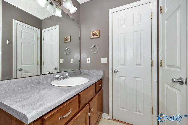 1004 Carters Grove Road, Hazel Green, AL 35750