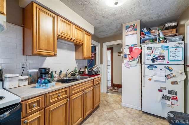 343 East Avenue, Lockport City, NY 14094