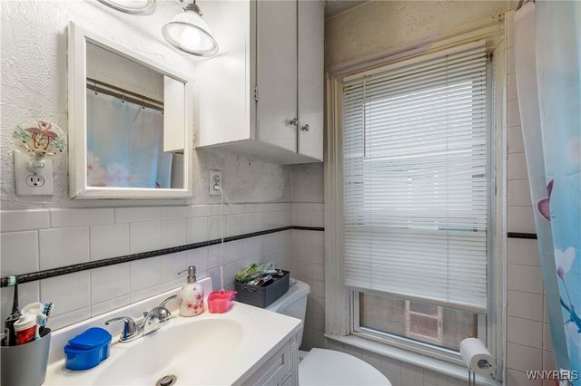 343 East Avenue, Lockport City, NY 14094