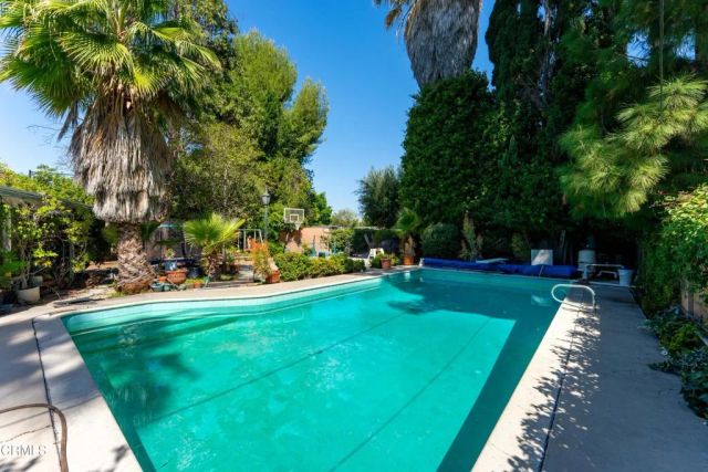23459 Canzonet, Woodland Hills, CA 91367
