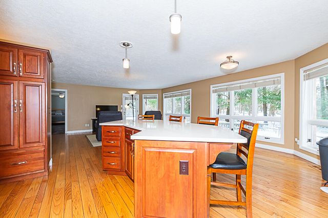 8551 Old Stone Circle, Kalamazoo, MI 49009