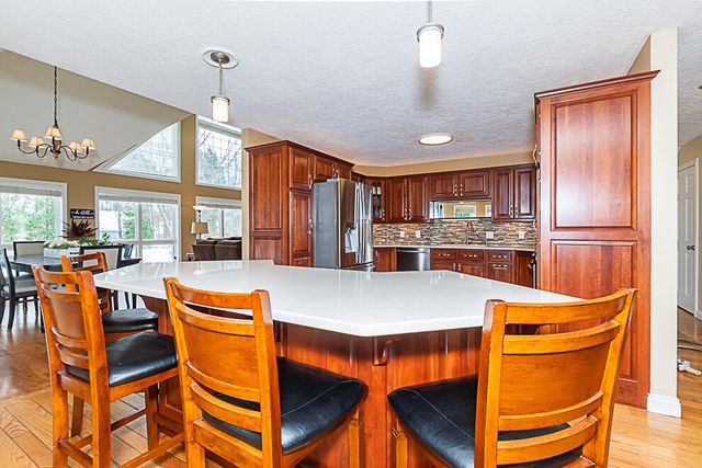 8551 Old Stone Circle, Kalamazoo, MI 49009