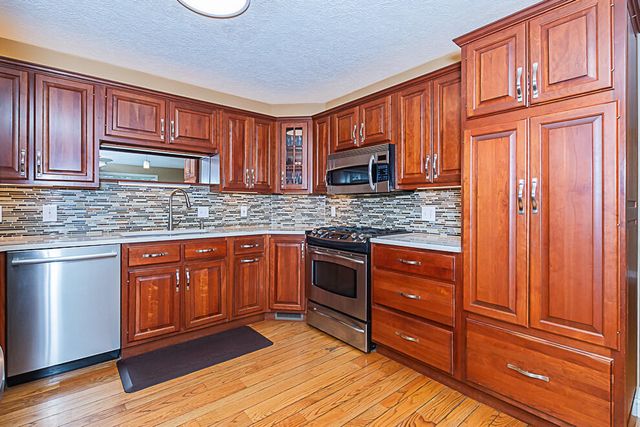 8551 Old Stone Circle, Kalamazoo, MI 49009