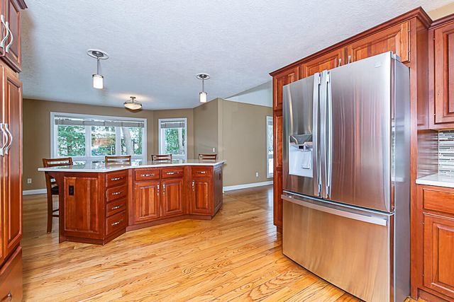 8551 Old Stone Circle, Kalamazoo, MI 49009