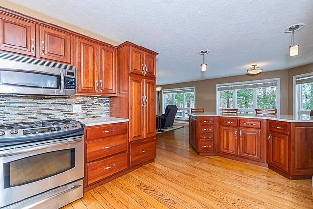 8551 Old Stone Circle, Kalamazoo, MI 49009