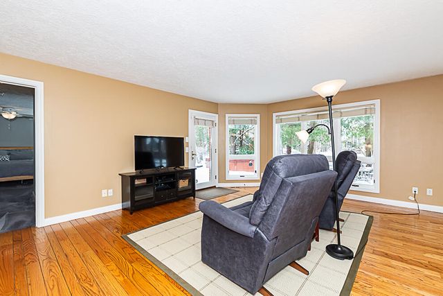 8551 Old Stone Circle, Kalamazoo, MI 49009