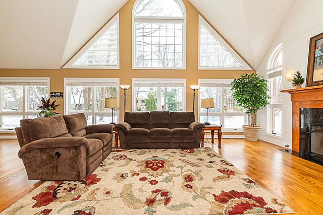 8551 Old Stone Circle, Kalamazoo, MI 49009