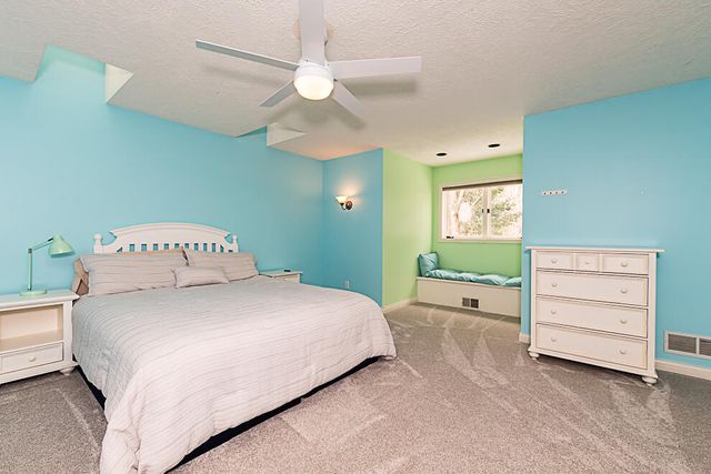 8551 Old Stone Circle, Kalamazoo, MI 49009