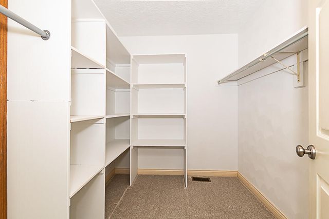 8551 Old Stone Circle, Kalamazoo, MI 49009