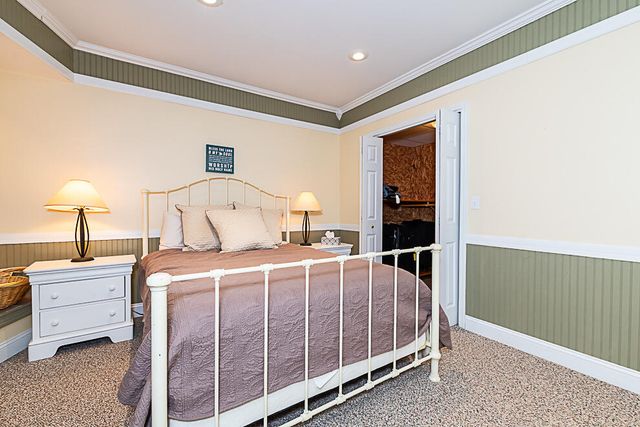 8551 Old Stone Circle, Kalamazoo, MI 49009