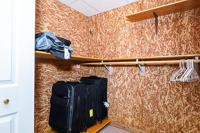 8551 Old Stone Circle, Kalamazoo, MI 49009