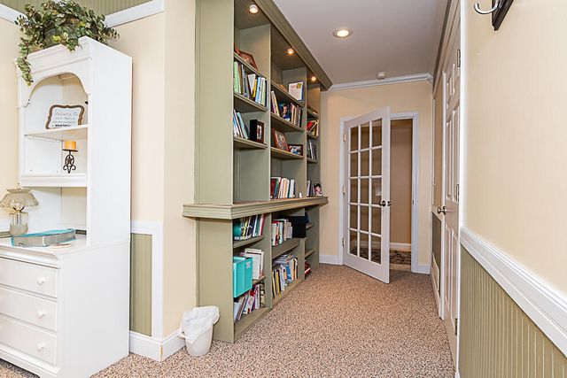 8551 Old Stone Circle, Kalamazoo, MI 49009