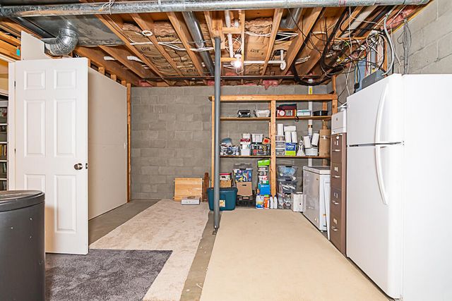 8551 Old Stone Circle, Kalamazoo, MI 49009