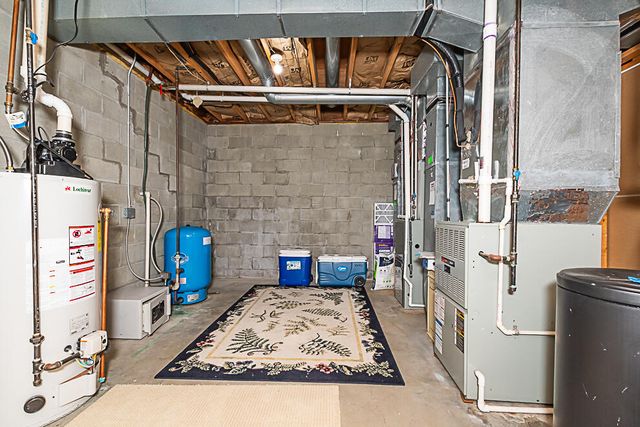 8551 Old Stone Circle, Kalamazoo, MI 49009