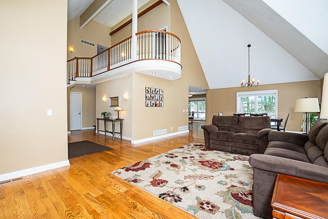 8551 Old Stone Circle, Kalamazoo, MI 49009