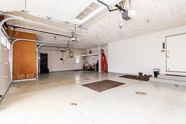 8551 Old Stone Circle, Kalamazoo, MI 49009