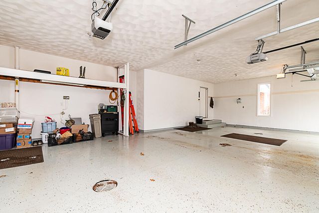 8551 Old Stone Circle, Kalamazoo, MI 49009