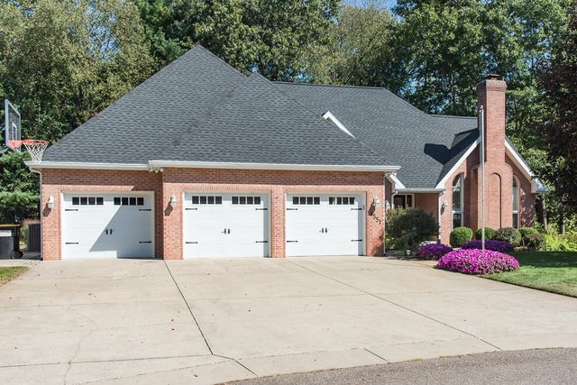 8551 Old Stone Circle, Kalamazoo, MI 49009