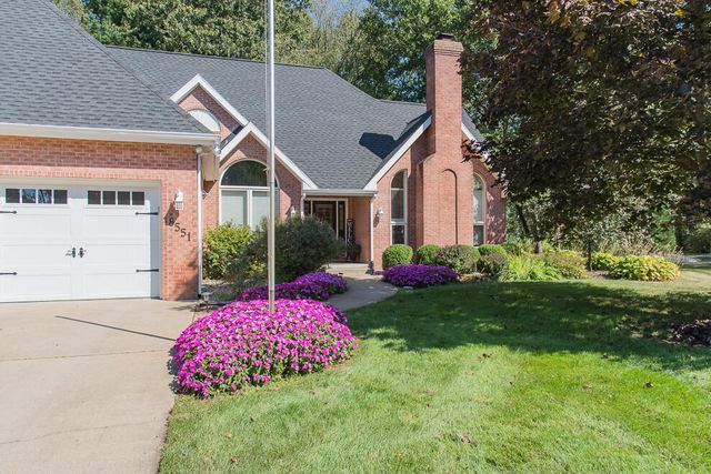 8551 Old Stone Circle, Kalamazoo, MI 49009